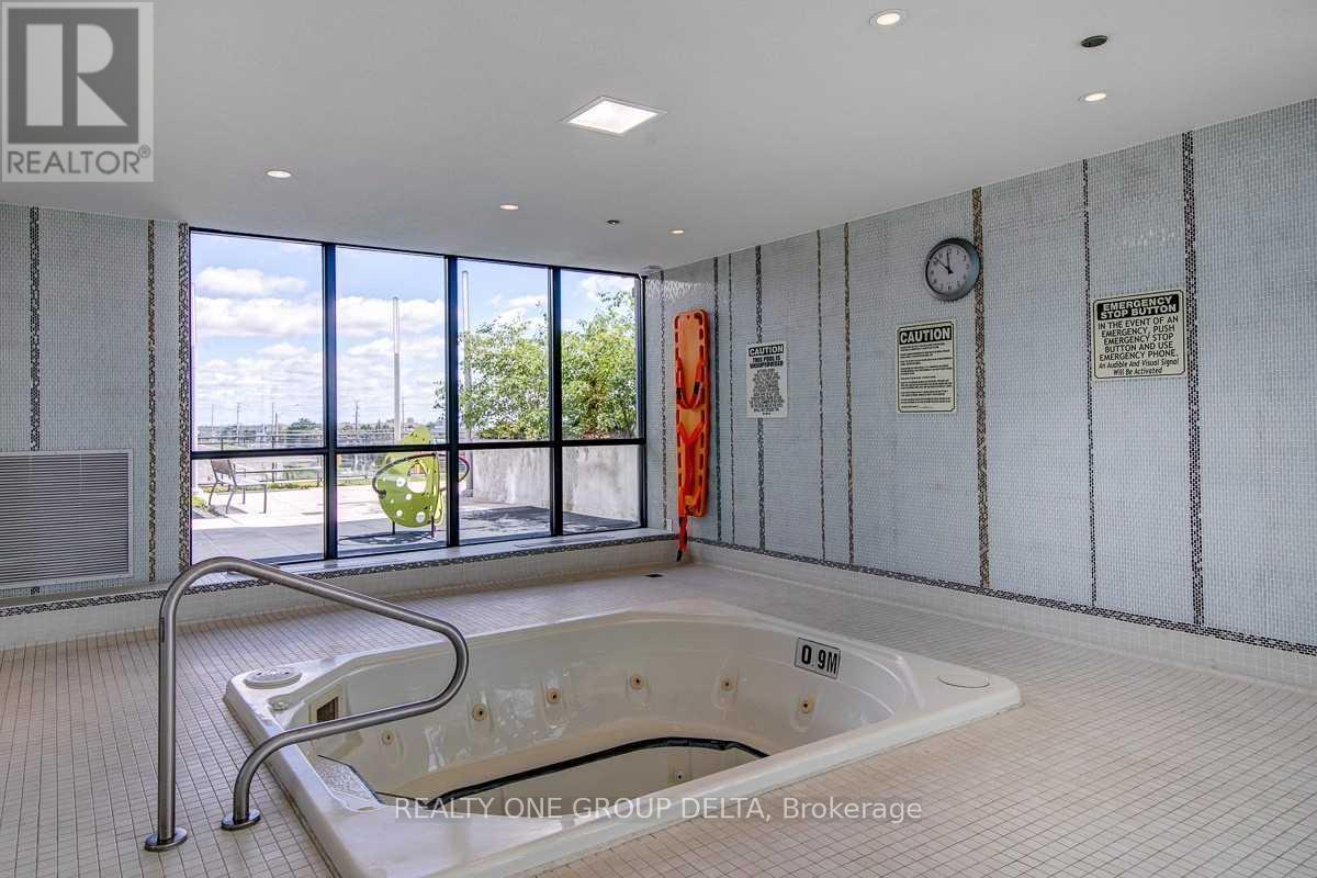 2304 - 55 Eglinton Avenue W, Mississauga, ON - Indoor Photo Showing Other Room