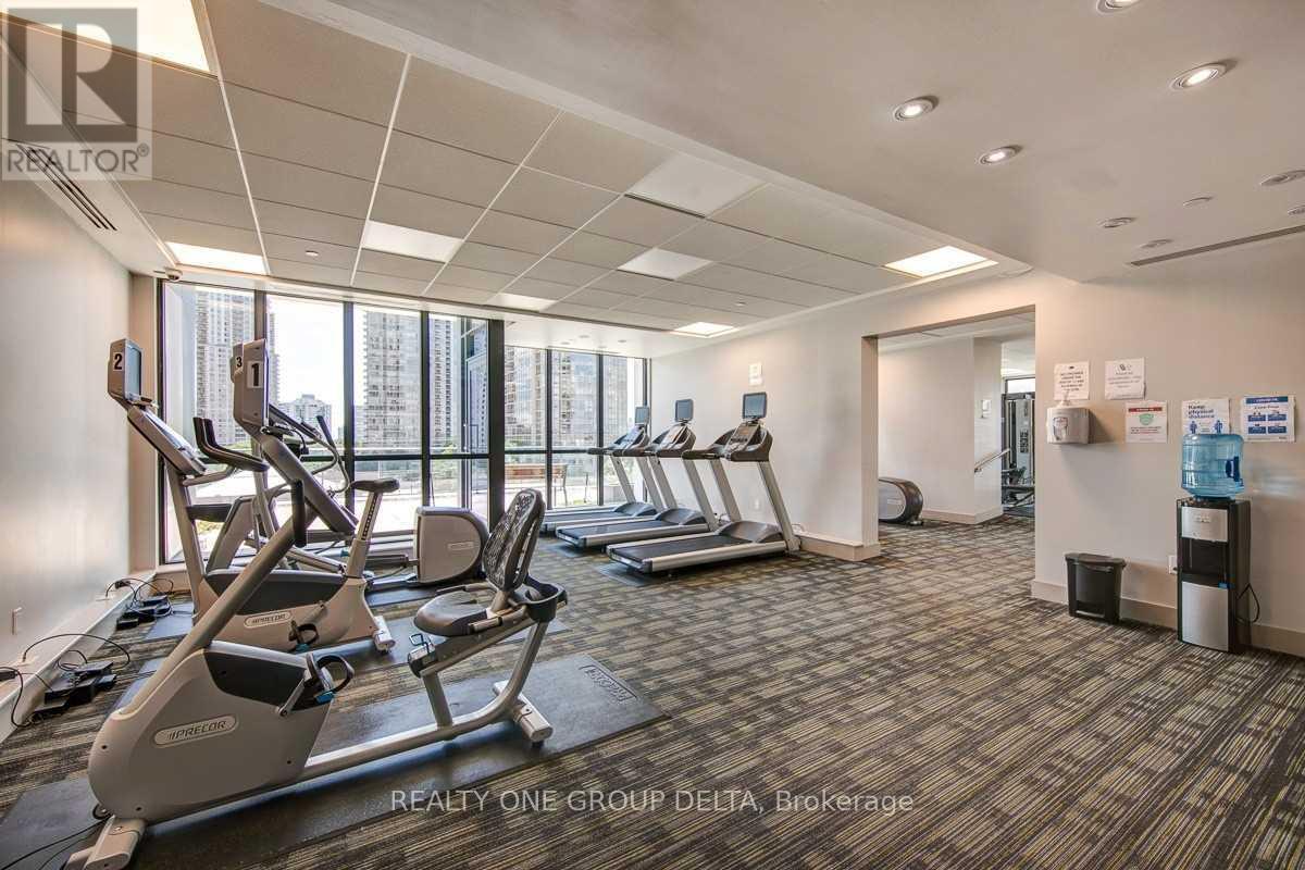 2304 - 55 Eglinton Avenue W, Mississauga, ON - Indoor Photo Showing Gym Room