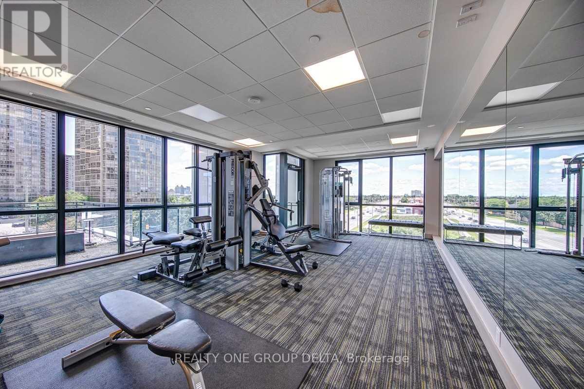 2304 - 55 Eglinton Avenue W, Mississauga, ON - Indoor Photo Showing Gym Room
