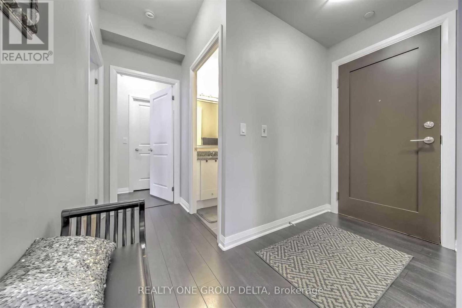 2304 - 55 Eglinton Avenue W, Mississauga, ON - Indoor