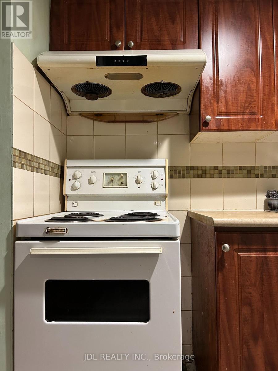 Basement - 62 Newlands Ave Avenue, Toronto, ON - Indoor Photo Showing Kitchen