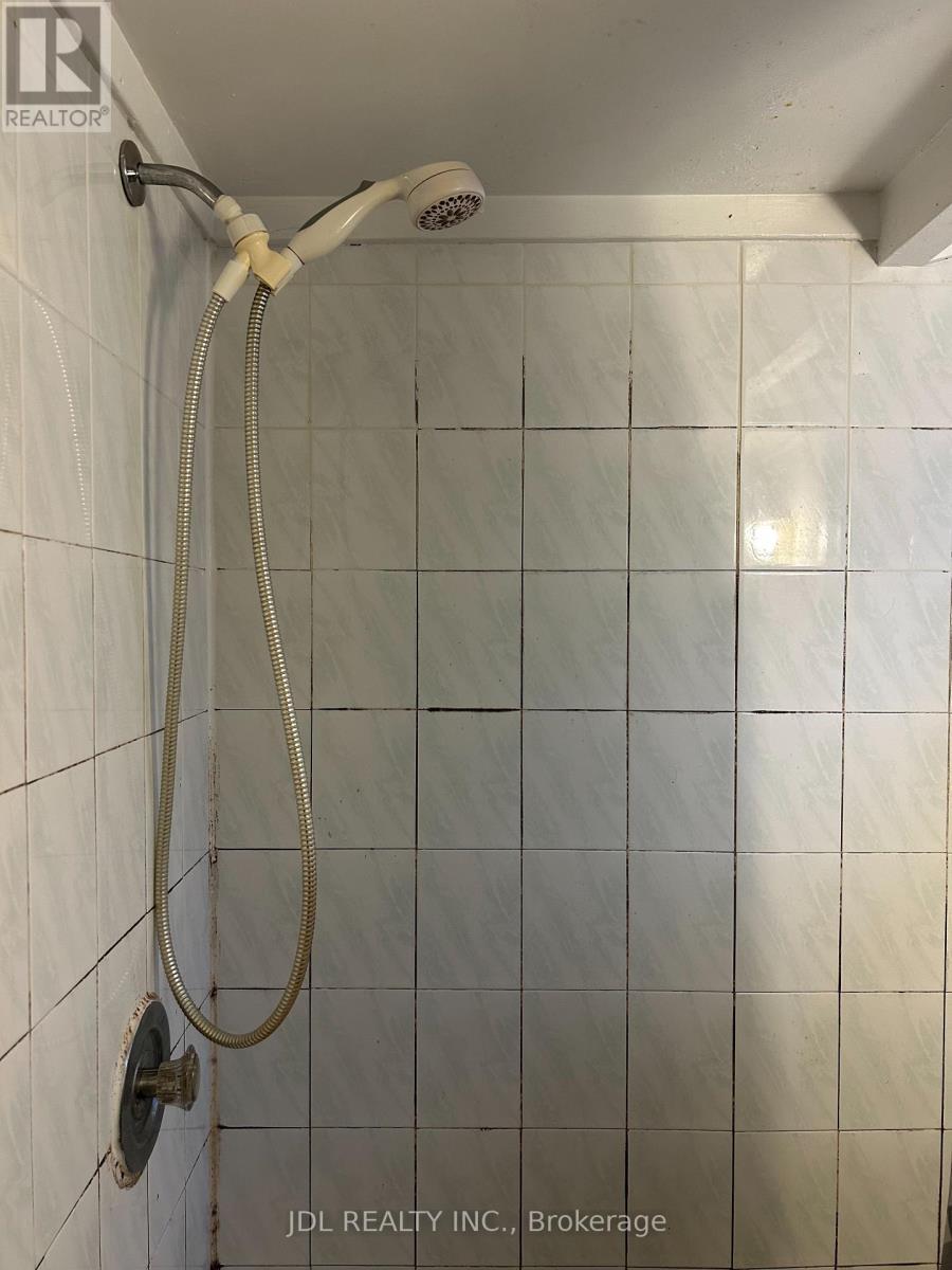 Basement - 62 Newlands Ave Avenue, Toronto, ON - Indoor Photo Showing Bathroom