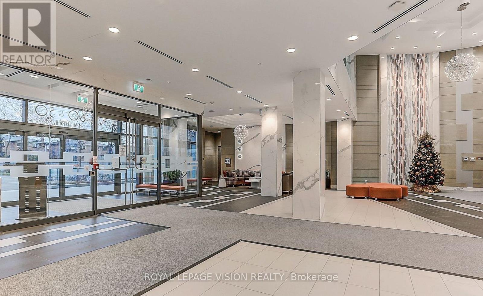 858 - 60 Ann O'Reilly Road, Toronto, ON - Indoor Photo Showing Other Room