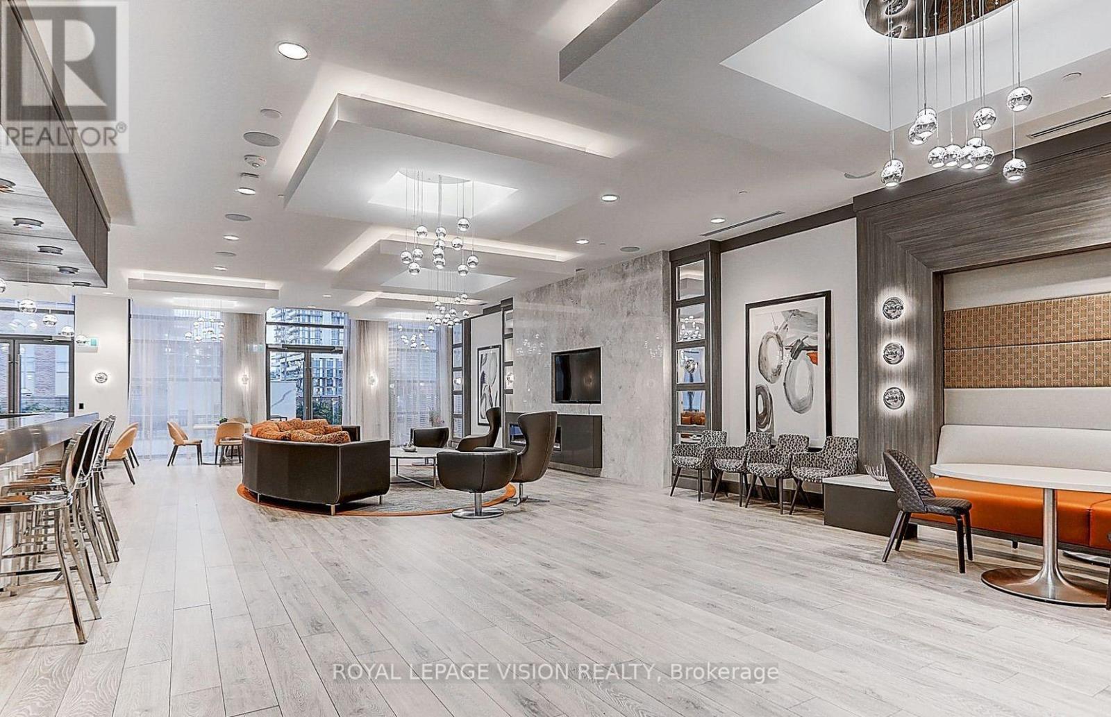 858 - 60 Ann O'Reilly Road, Toronto, ON - Indoor Photo Showing Other Room