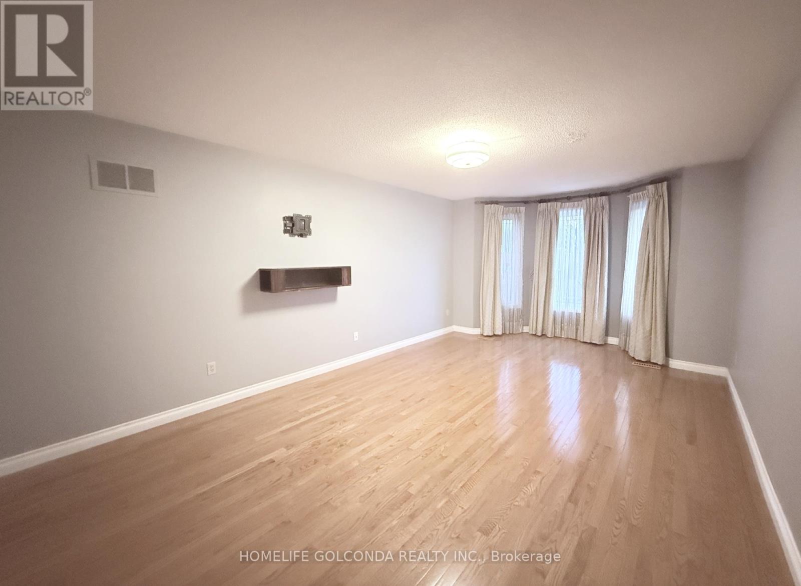 17 Goodwood Drive, Whitby, ON - Indoor Photo Showing Other Room