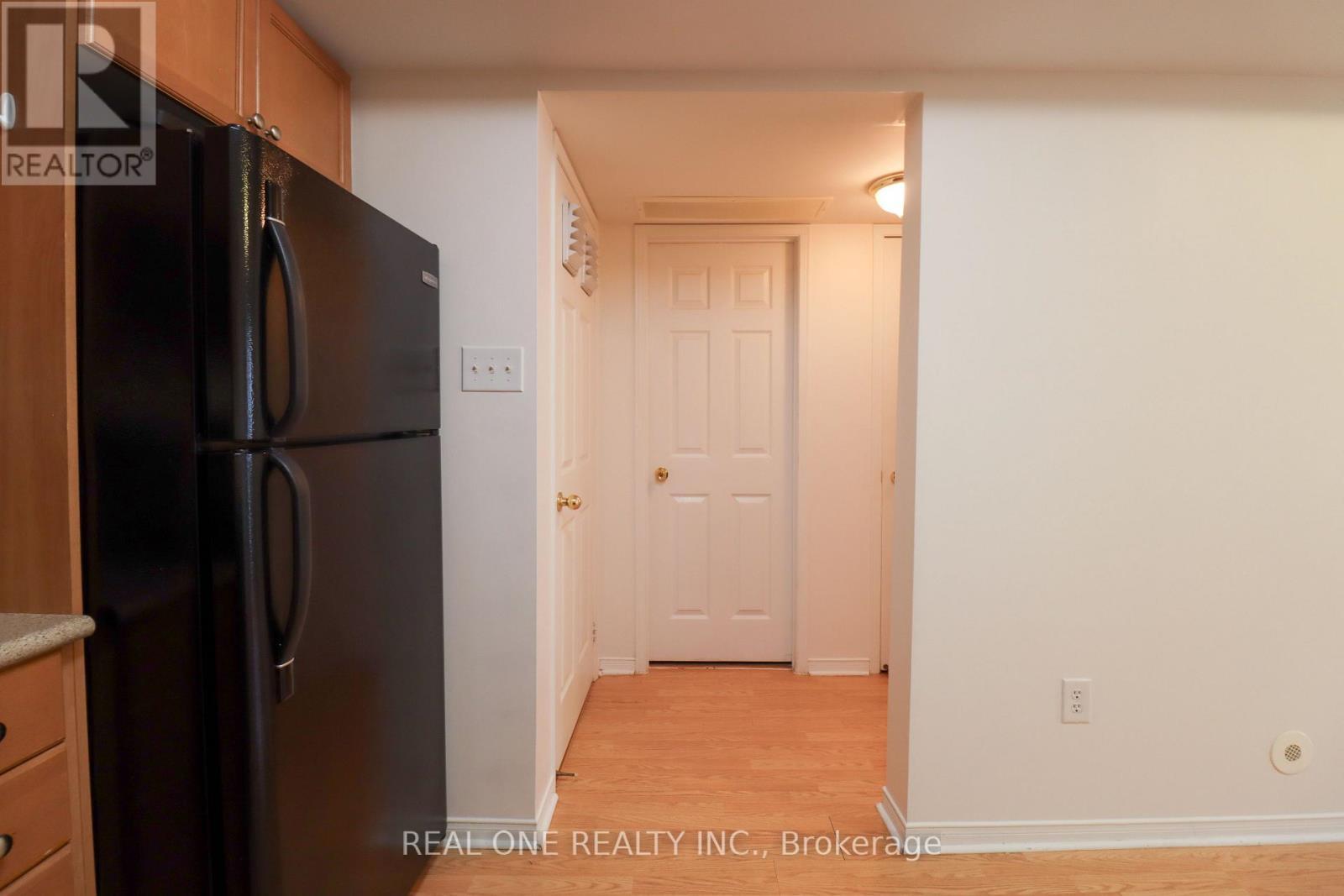 195 - 4975 Southampton Drive, Mississauga, ON - Indoor Photo Showing Other Room