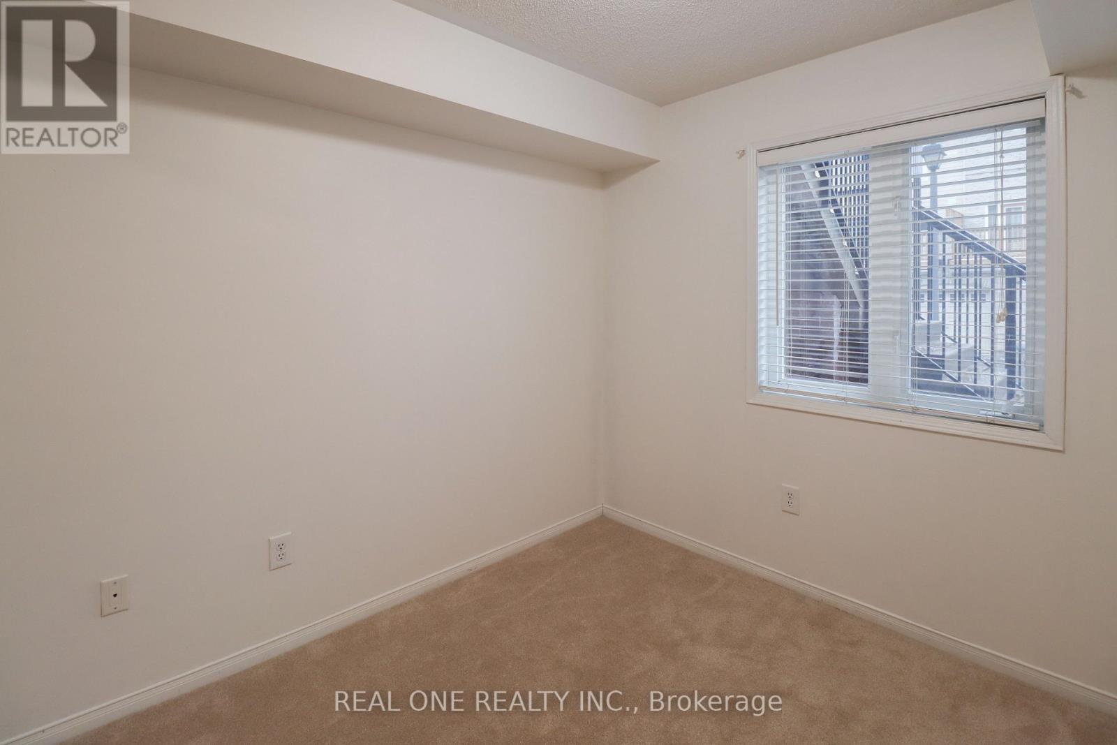195 - 4975 Southampton Drive, Mississauga, ON - Indoor Photo Showing Other Room