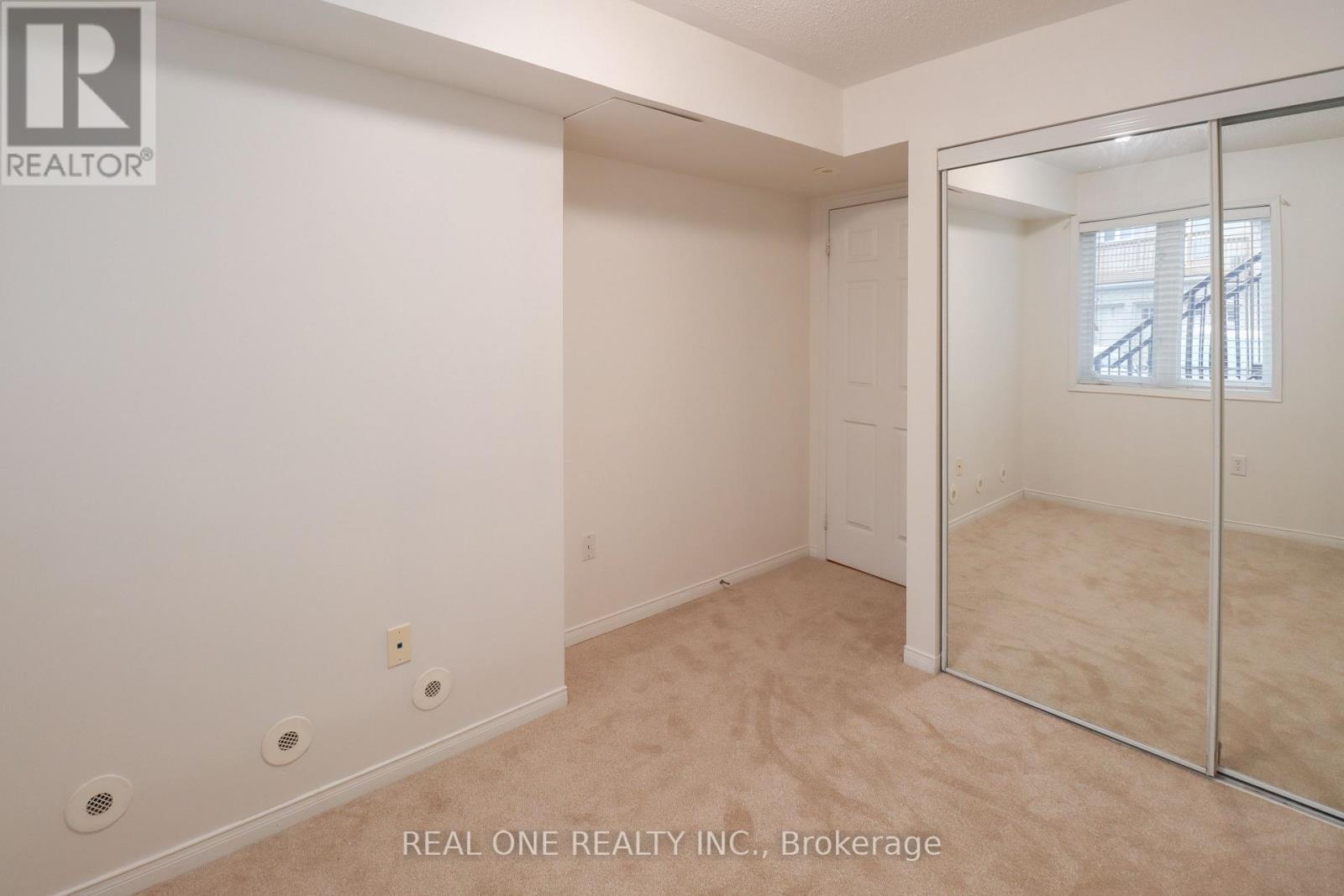 195 - 4975 Southampton Drive, Mississauga, ON - Indoor Photo Showing Other Room