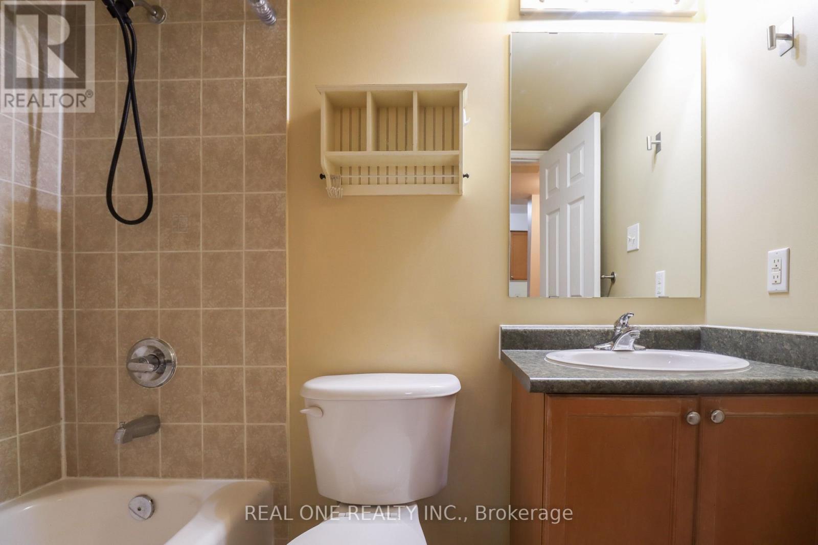 195 - 4975 Southampton Drive, Mississauga, ON - Indoor Photo Showing Bathroom
