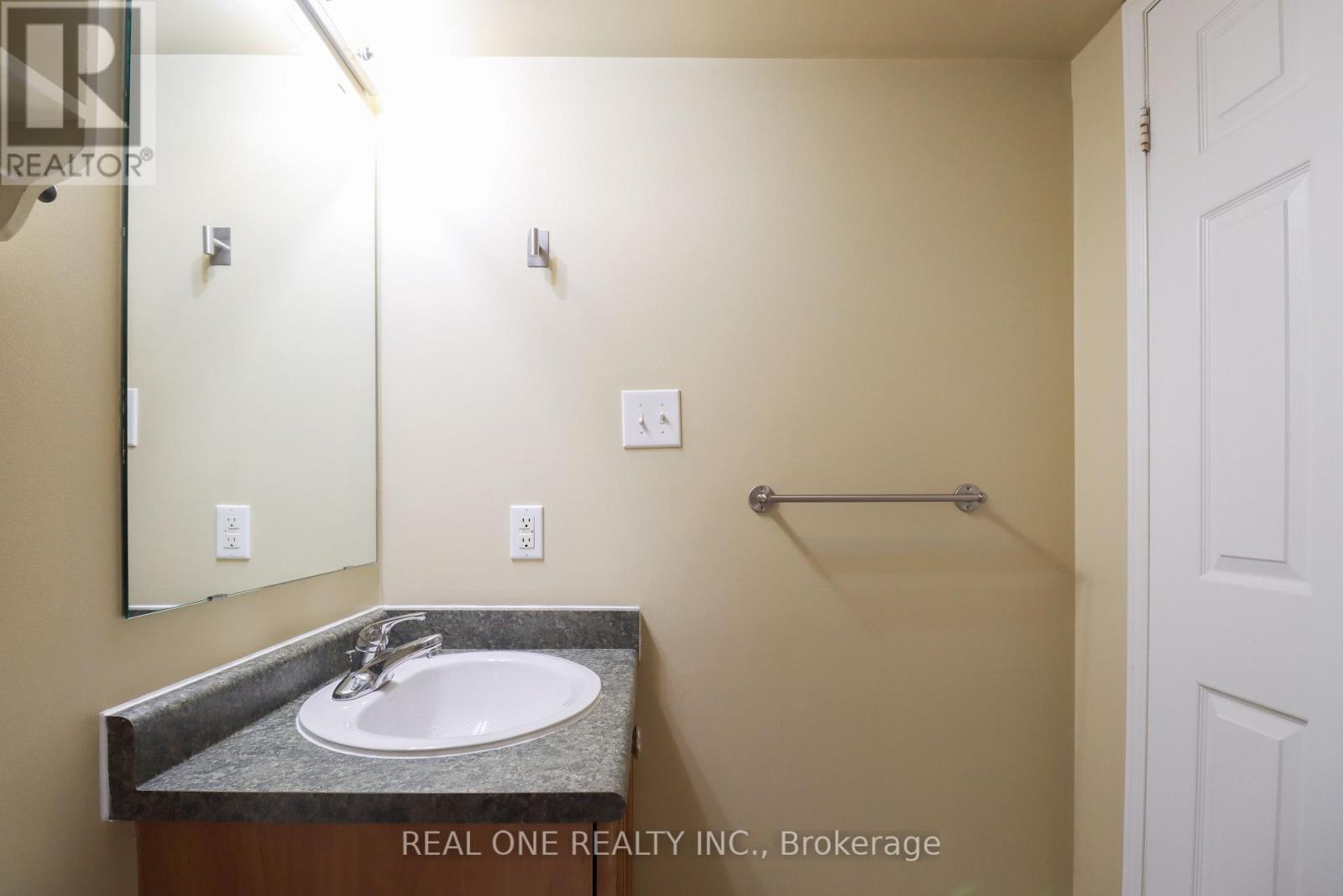 195 - 4975 Southampton Drive, Mississauga, ON - Indoor Photo Showing Bathroom