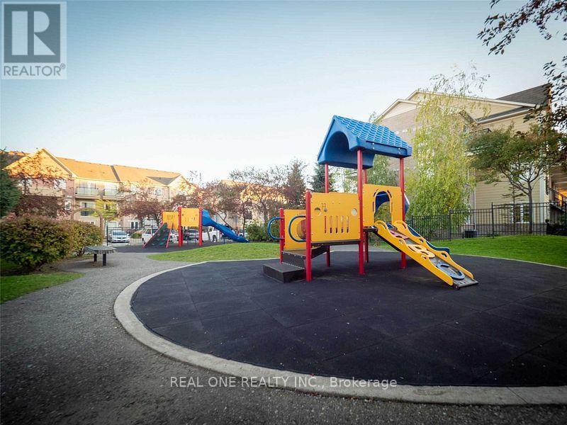 195 - 4975 Southampton Drive, Mississauga, ON - Outdoor