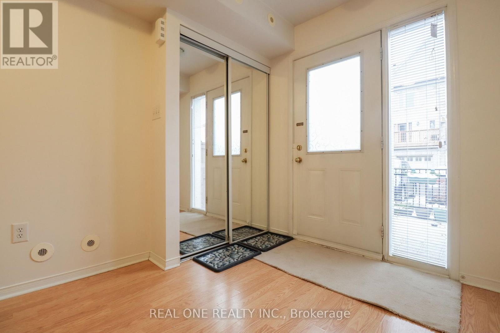 195 - 4975 Southampton Drive, Mississauga, ON - Indoor Photo Showing Other Room