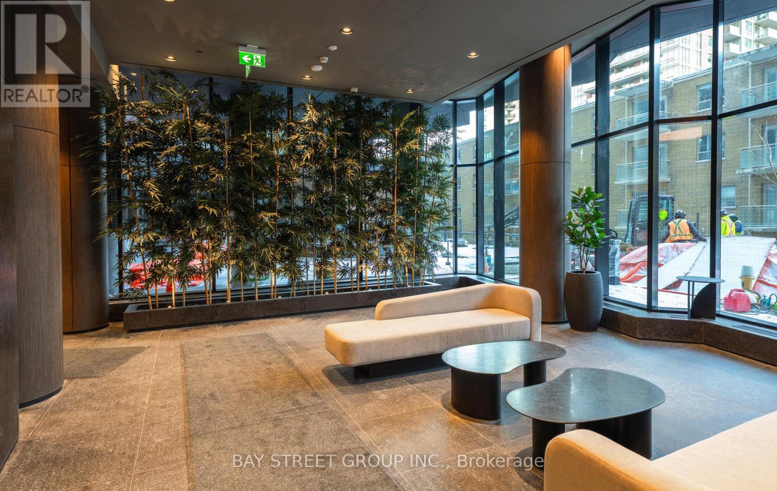 1811 - 110 Broadway Avenue, Toronto, ON - Indoor