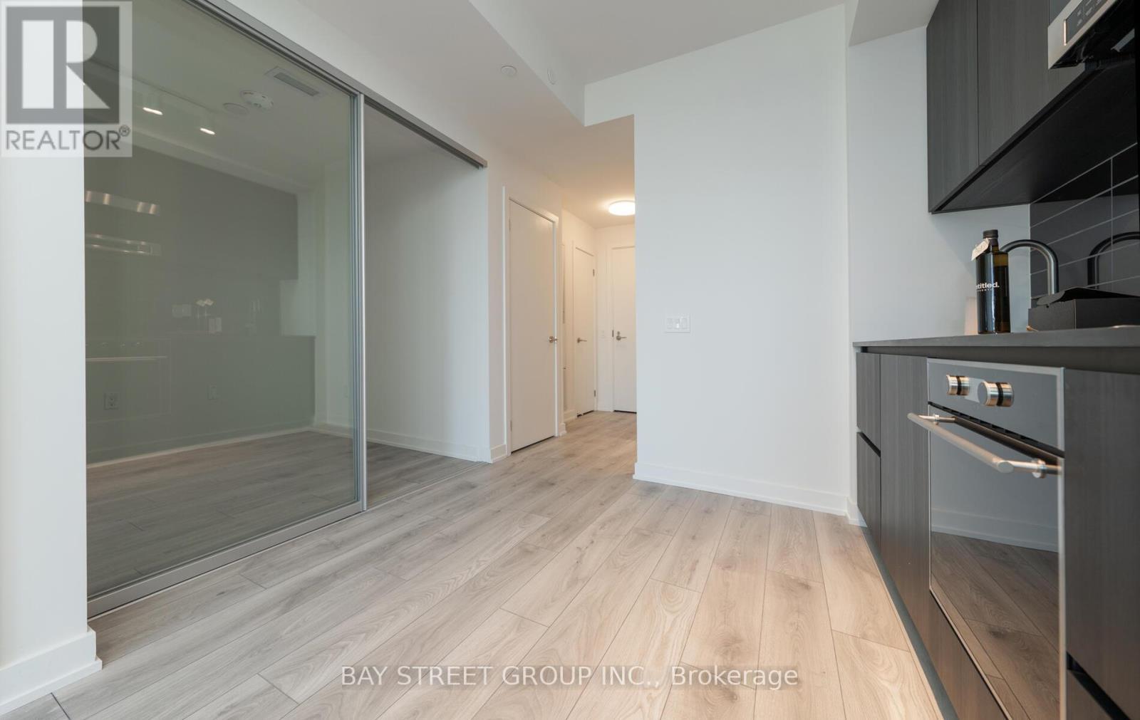 1811 - 110 Broadway Avenue, Toronto, ON - Indoor