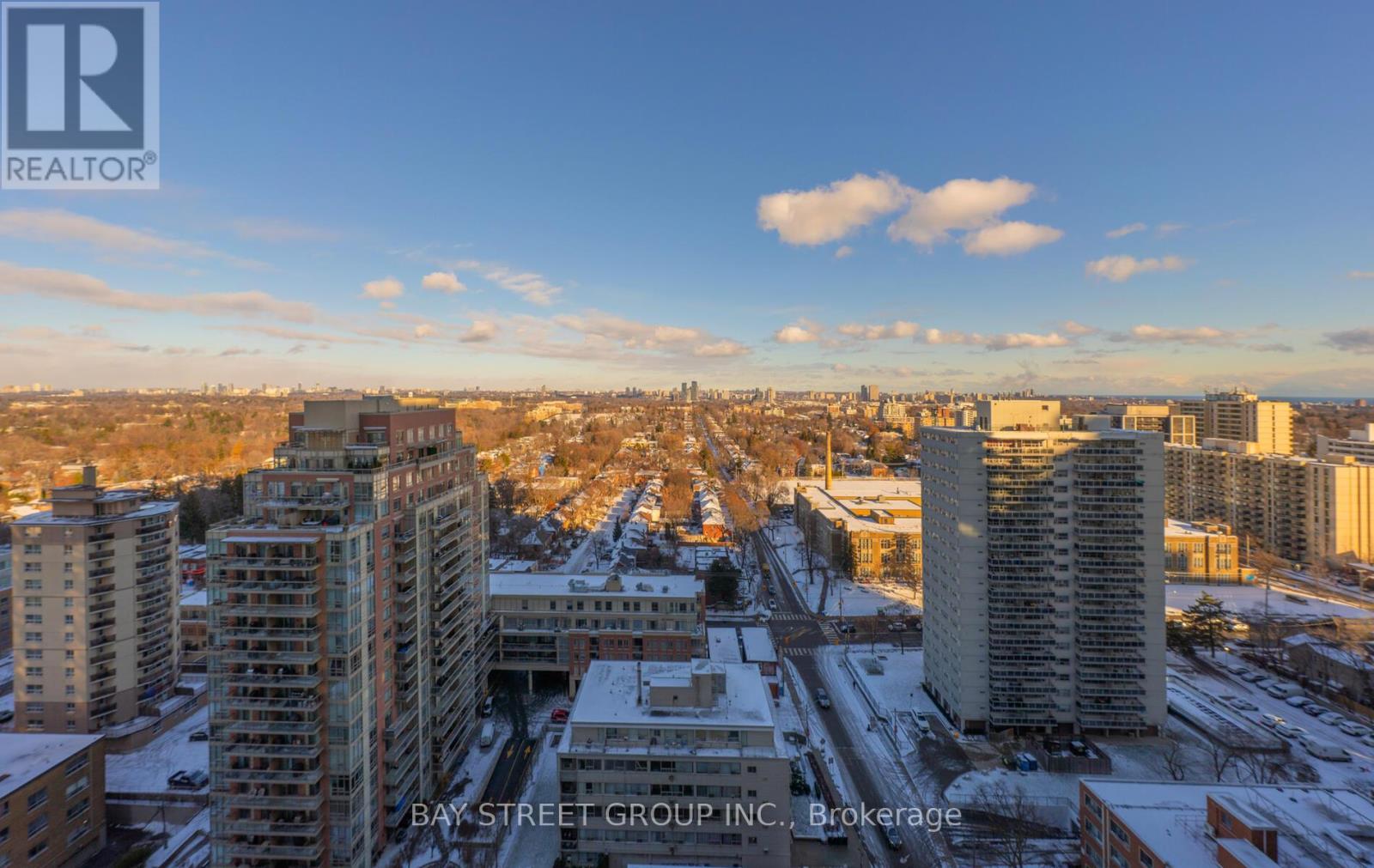 1811 - 110 Broadway Avenue, Toronto, ON - Outdoor With View