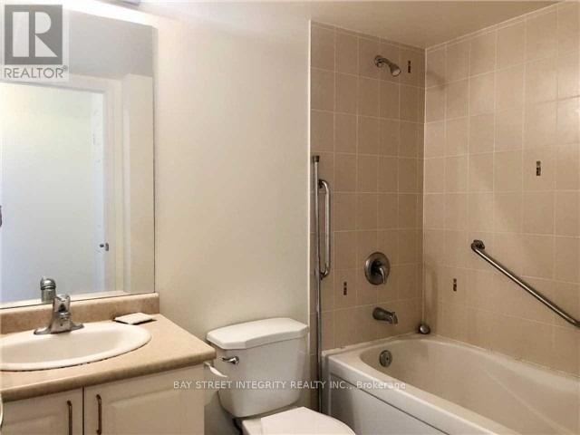 2201 - 35 Hollywood Avenue, Toronto, ON - Indoor Photo Showing Bathroom