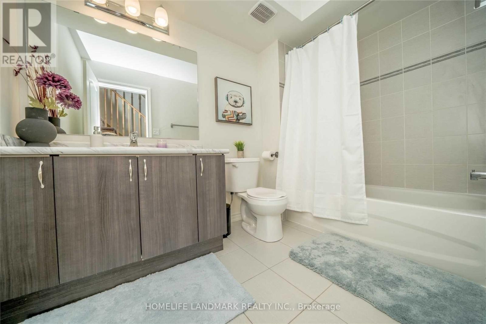 411 - 2218 Chevron Prince Path, Oshawa, ON - Indoor Photo Showing Bathroom