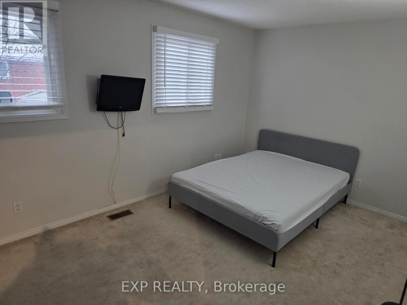 1296 Valerie Crescent W, Oakville, ON - Indoor Photo Showing Bedroom