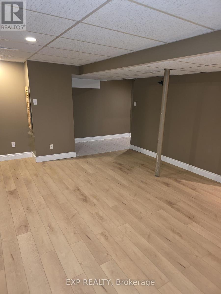 1296 Valerie Crescent W, Oakville, ON - Indoor Photo Showing Other Room