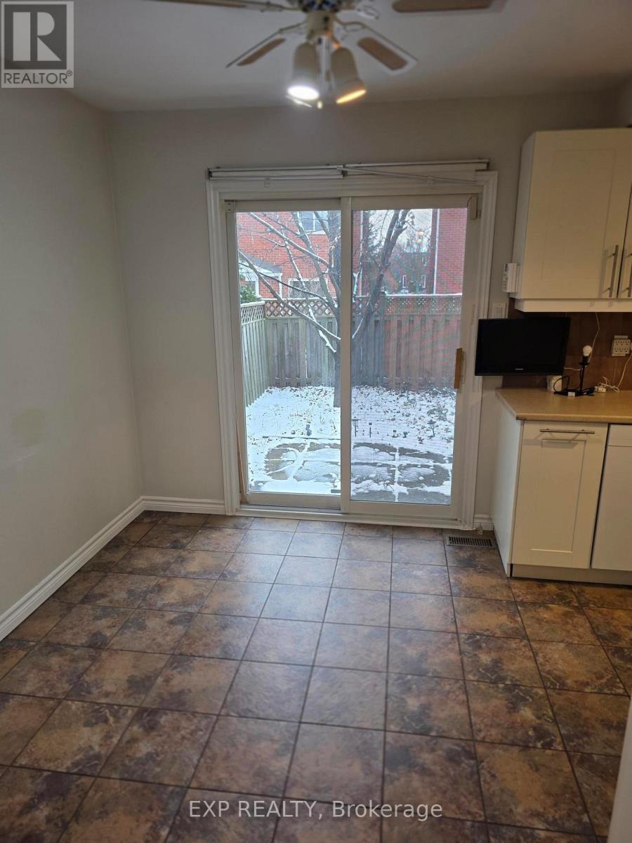 1296 Valerie Crescent W, Oakville, ON - Indoor