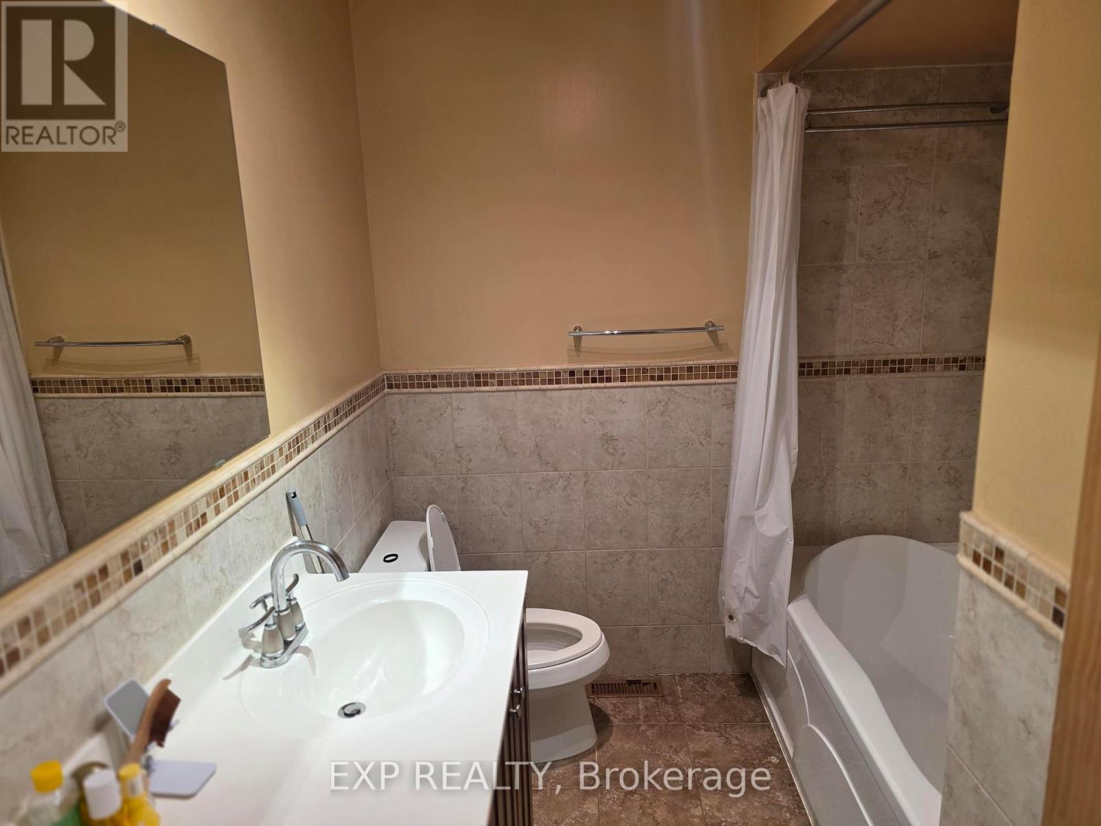 1296 Valerie Crescent W, Oakville, ON - Indoor Photo Showing Bathroom