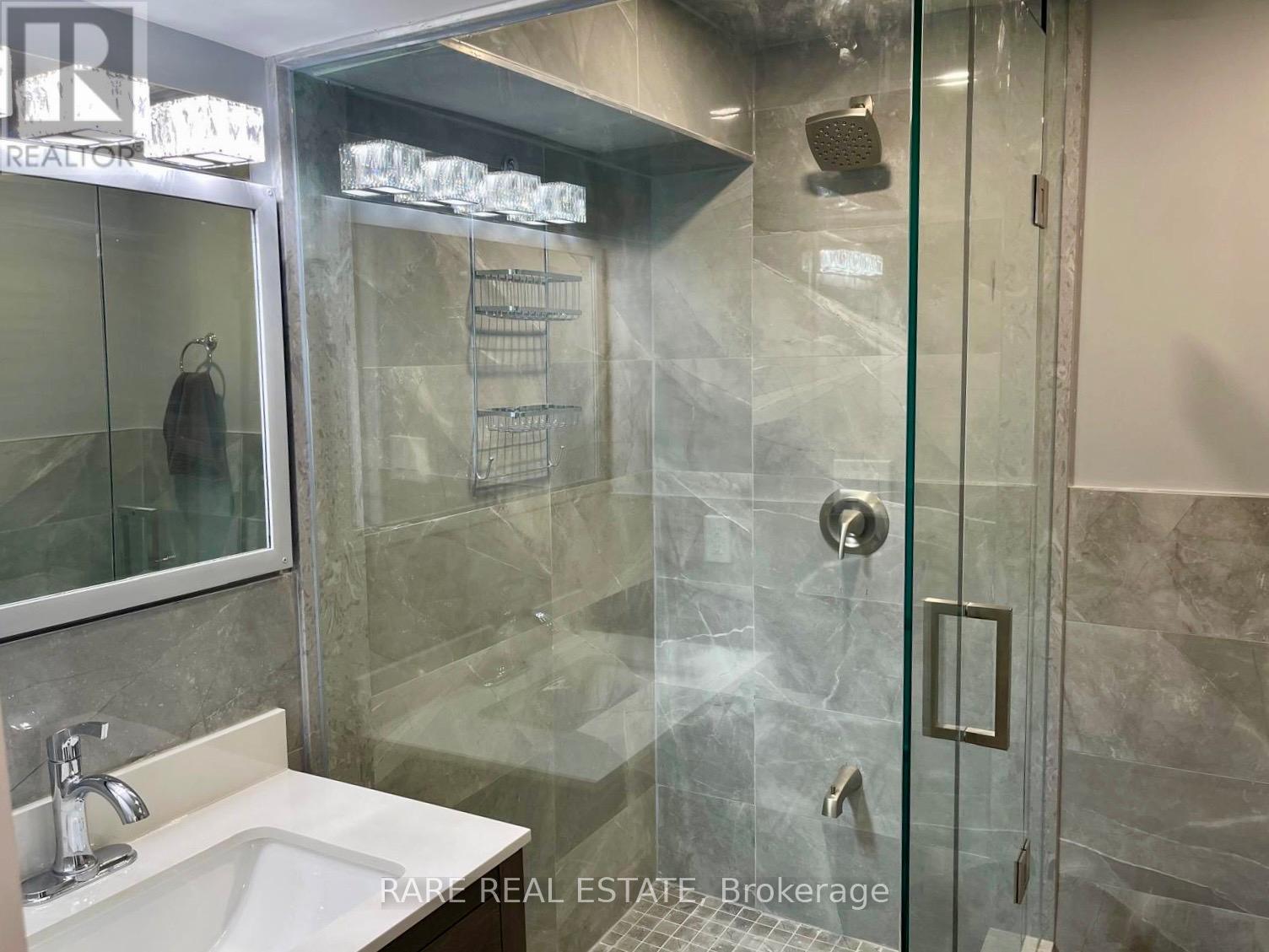 Bsmt - 20 Arctic Fox Crescent, Brampton, ON - Indoor Photo Showing Bathroom