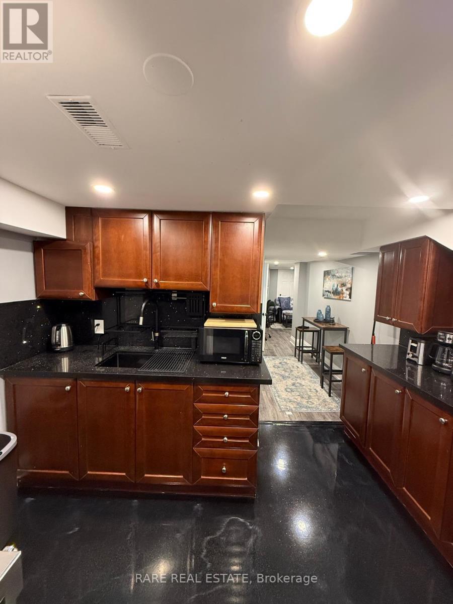 Bsmt - 20 Arctic Fox Crescent, Brampton, ON - Indoor Photo Showing Kitchen