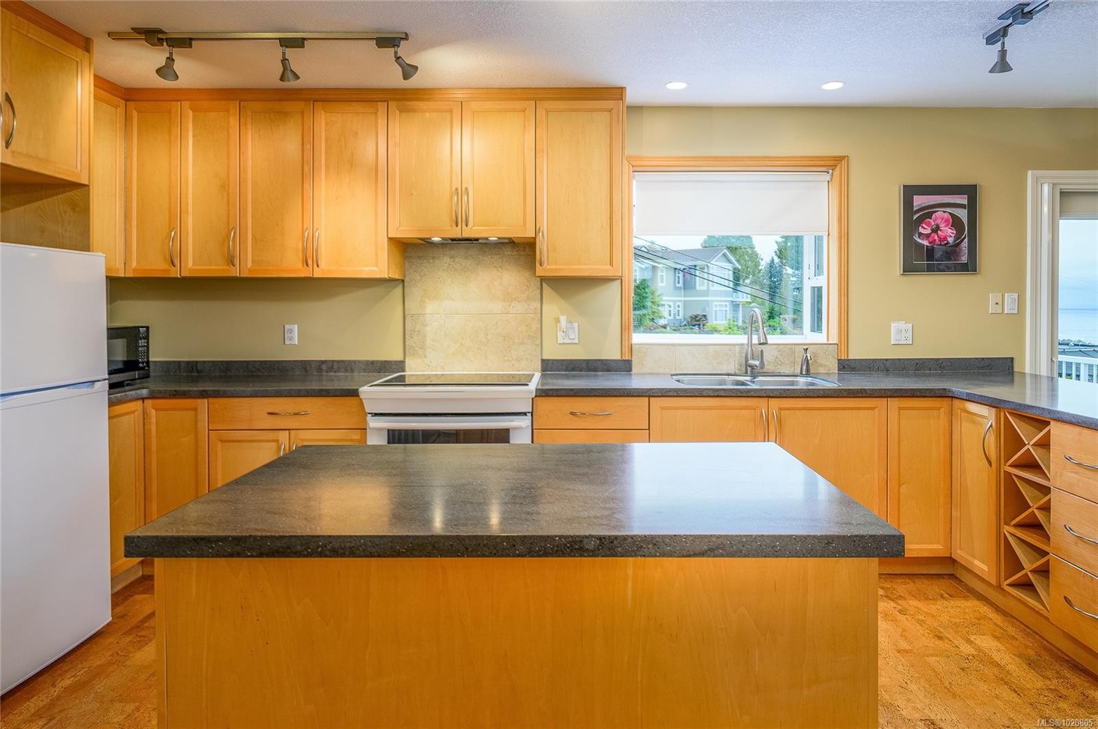 350 Garrett Rd, Qualicum Beach, BC