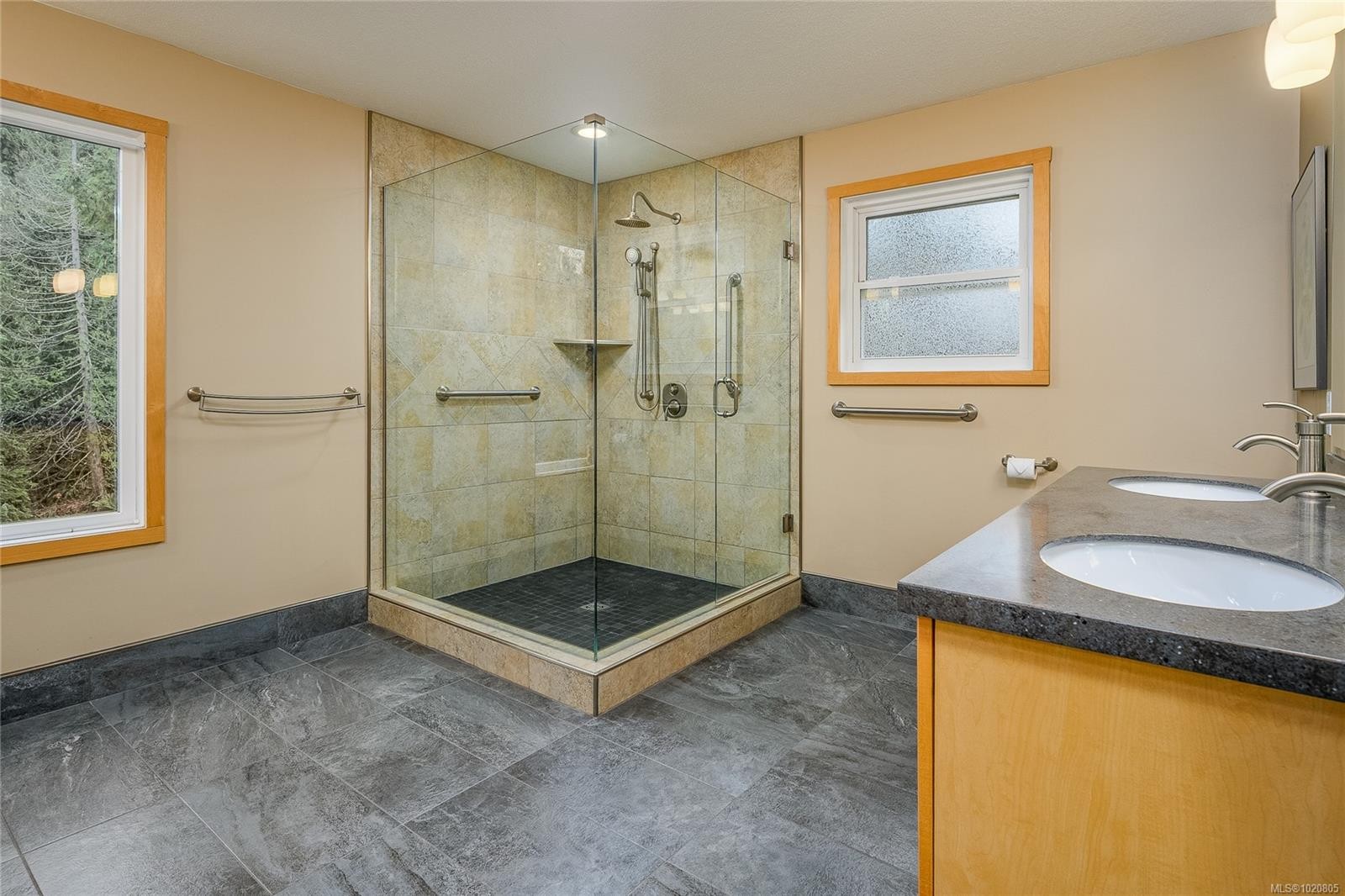 350 Garrett Rd, Qualicum Beach, BC