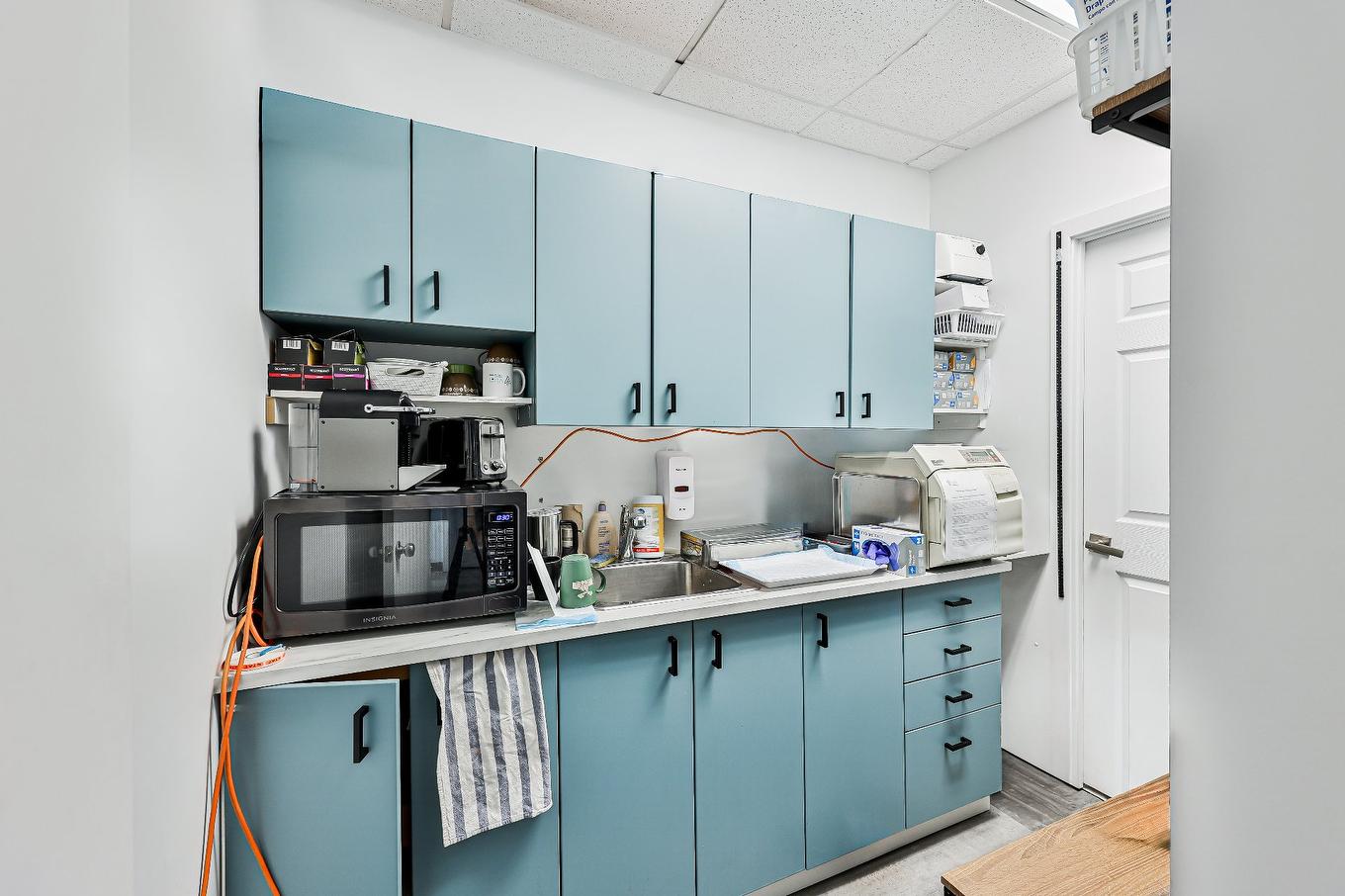 Cuisinette - 102-526 Rue Notre-Dame, Repentigny (Repentigny), QC - Indoor Photo Showing Kitchen