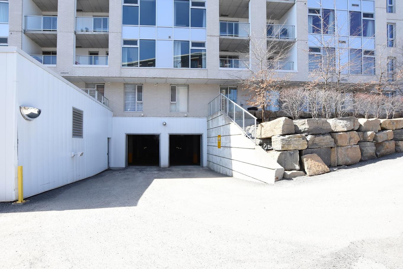 Garage - 403-281 Ch. Du Bas-De-Ste-Thérèse, Blainville, QC - Outdoor