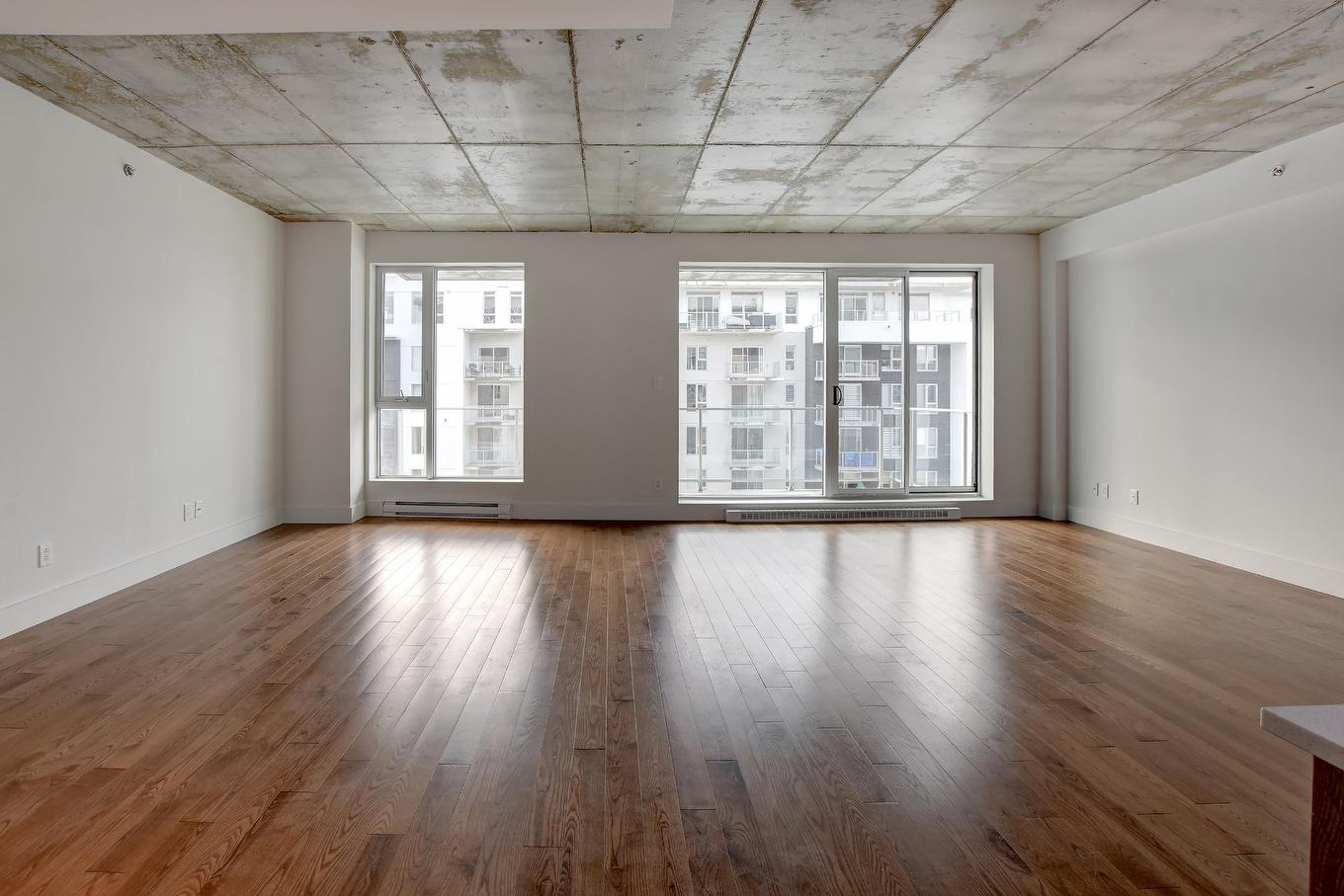 Salon - 403-281 Ch. Du Bas-De-Ste-Thérèse, Blainville, QC - Indoor Photo Showing Other Room