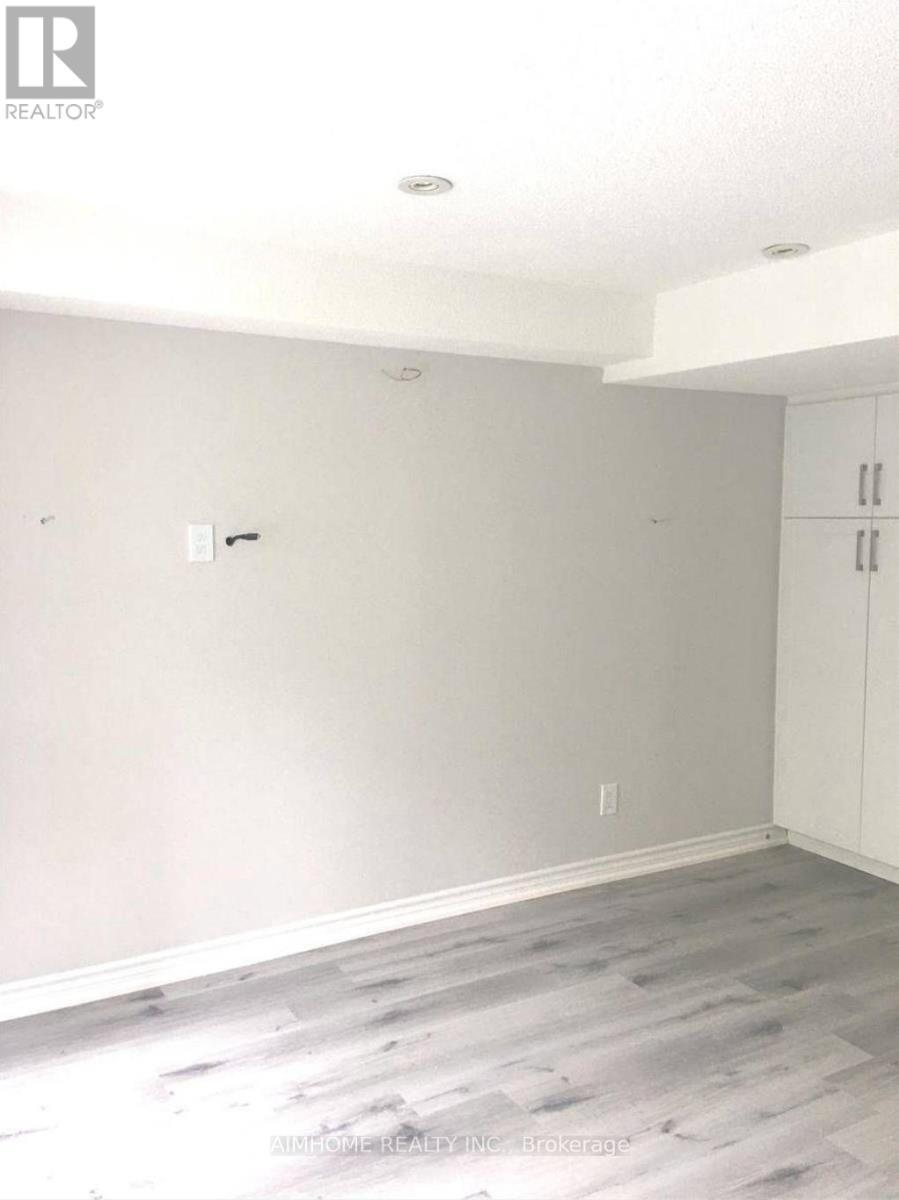 Lower - 71 Dewpoint Road, Vaughan, ON - Indoor Photo Showing Other Room