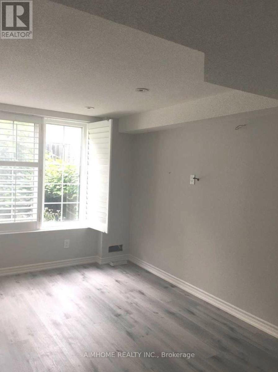 Lower - 71 Dewpoint Road, Vaughan, ON - Indoor Photo Showing Other Room