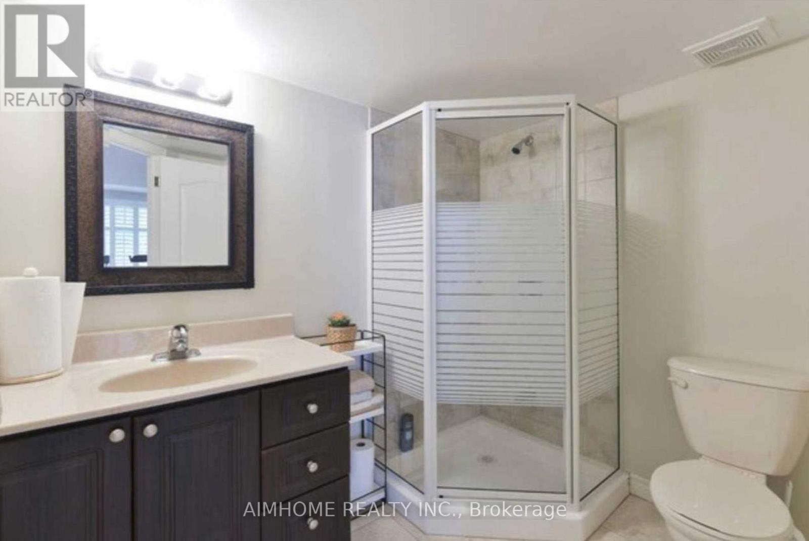 Lower - 71 Dewpoint Road, Vaughan, ON - Indoor Photo Showing Bathroom