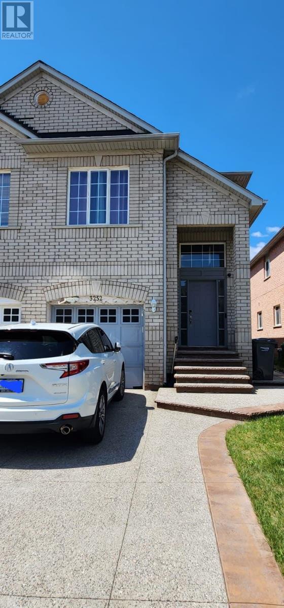 3252 Equestrian Crescent, Mississauga, ON - Outdoor