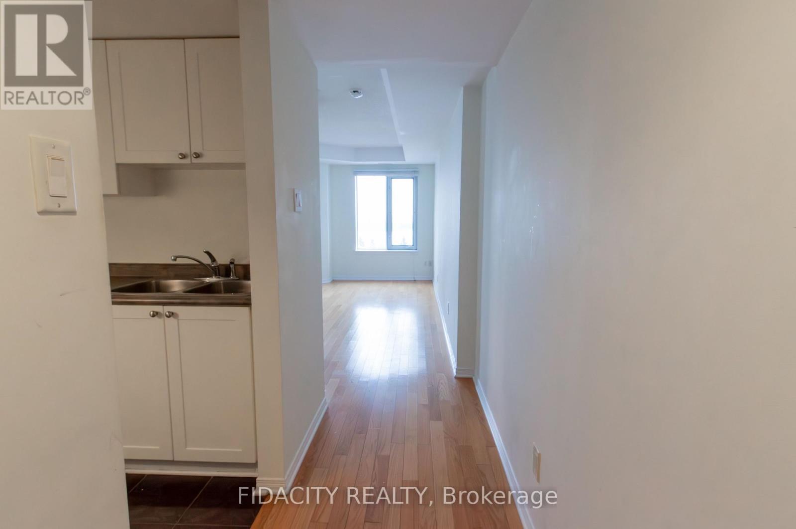 5C - 310 Central Park Drive, Ottawa, ON - Indoor Photo Showing Other Room