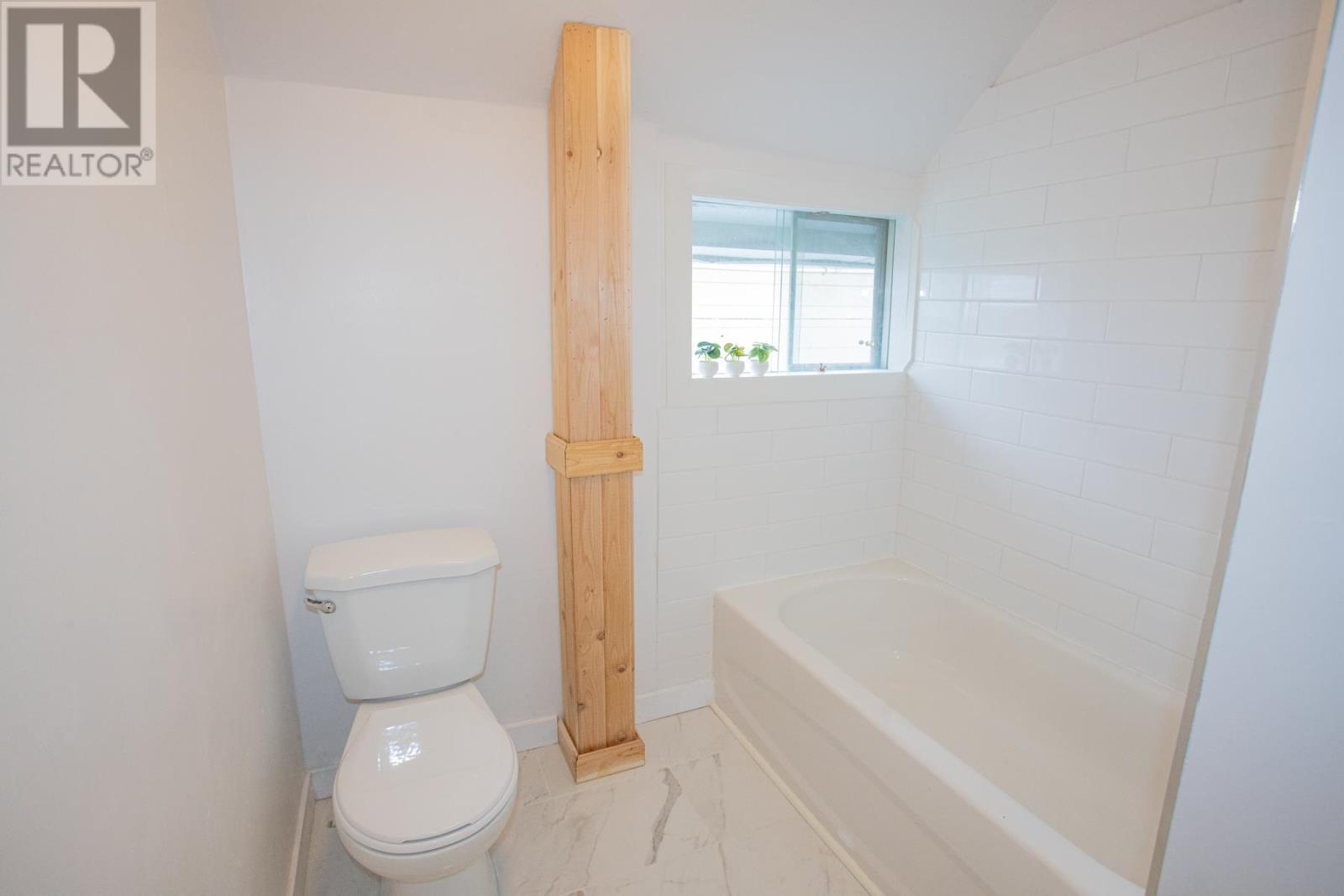 223 Beverley St, Sault Ste. Marie, ON - Indoor Photo Showing Bathroom