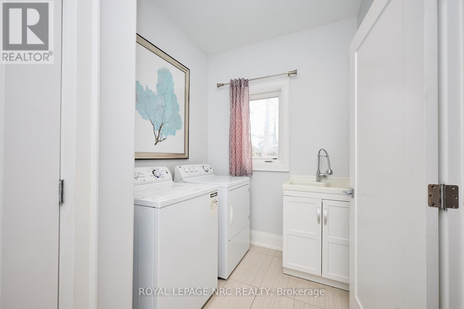 117 Burleigh Road N, Fort Erie (Ridgeway), ON - Indoor Photo Showing Laundry Room