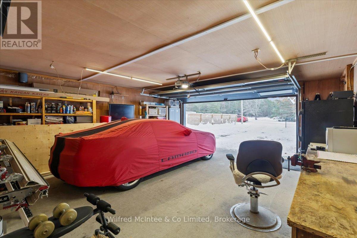 38 Allister Place, South Bruce Peninsula, ON - Indoor Photo Showing Garage