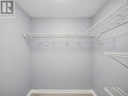 Walk-In Closet -