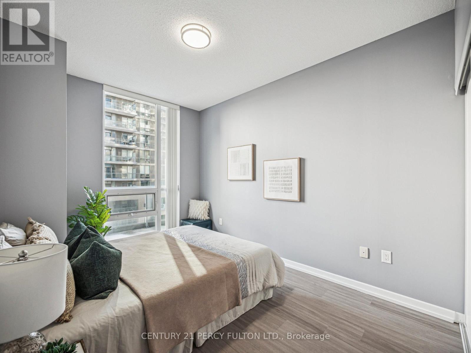 BR2 - 408 - 62 Forest Manor Road, Toronto, ON - Indoor Photo Showing Bedroom