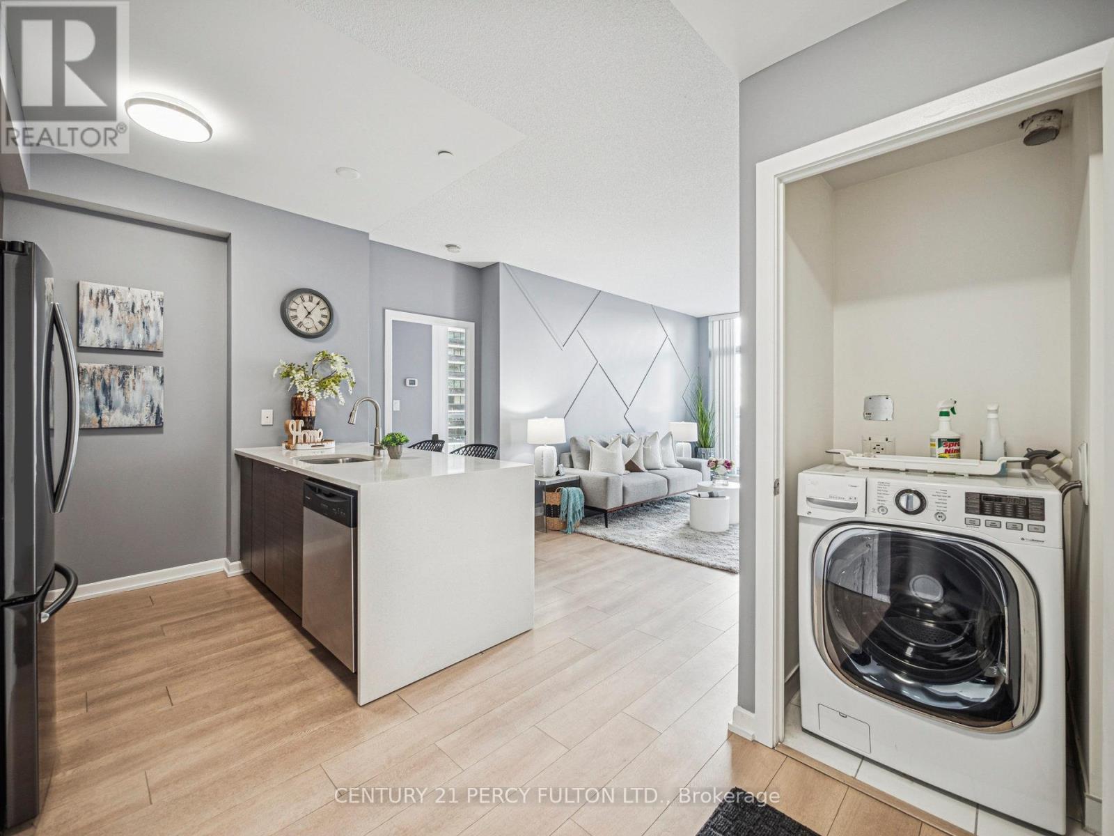408 - 62 Forest Manor Road, Toronto, ON - Indoor Photo Showing Laundry Room