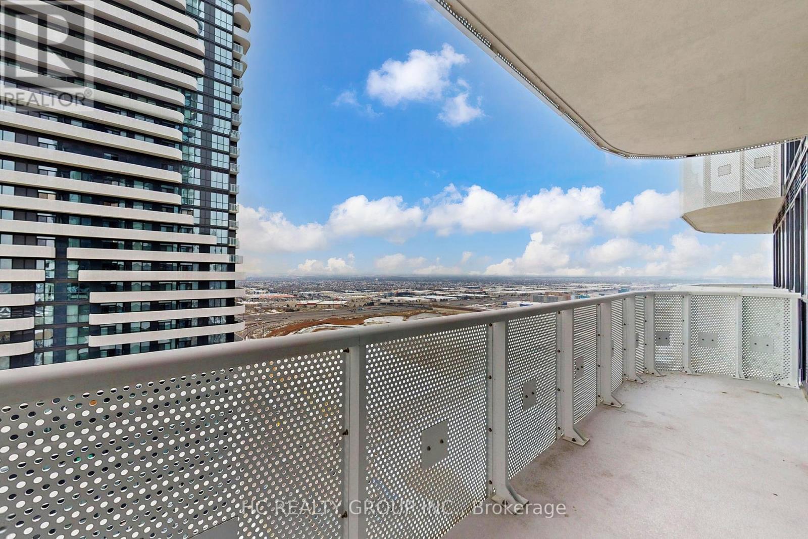 3101 - 8 Interchange Way, Vaughan, ON - Outdoor