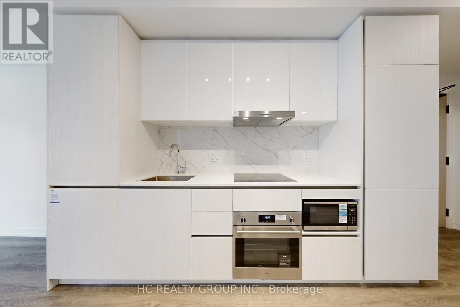 3101 - 8 Interchange Way, Vaughan, ON - Indoor Photo Showing Kitchen