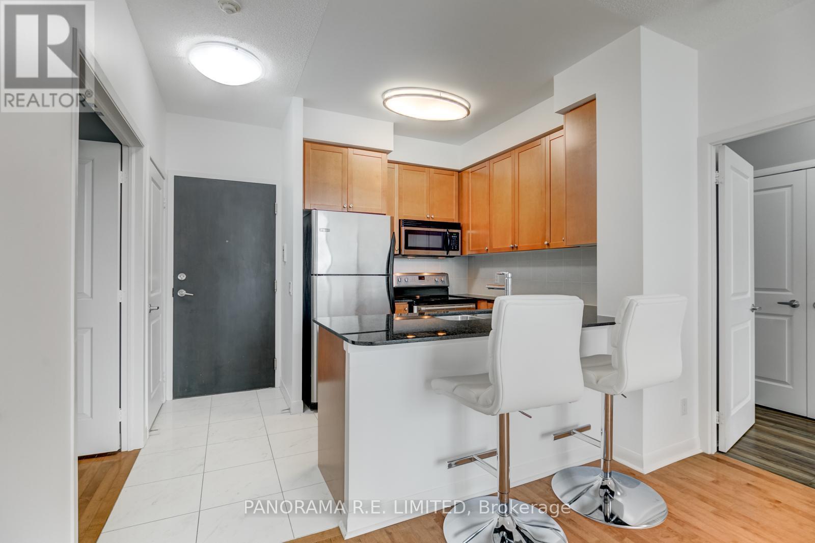 Ph103 - 225 Sherway Gardens Road, Toronto, ON - Indoor Photo Showing Kitchen