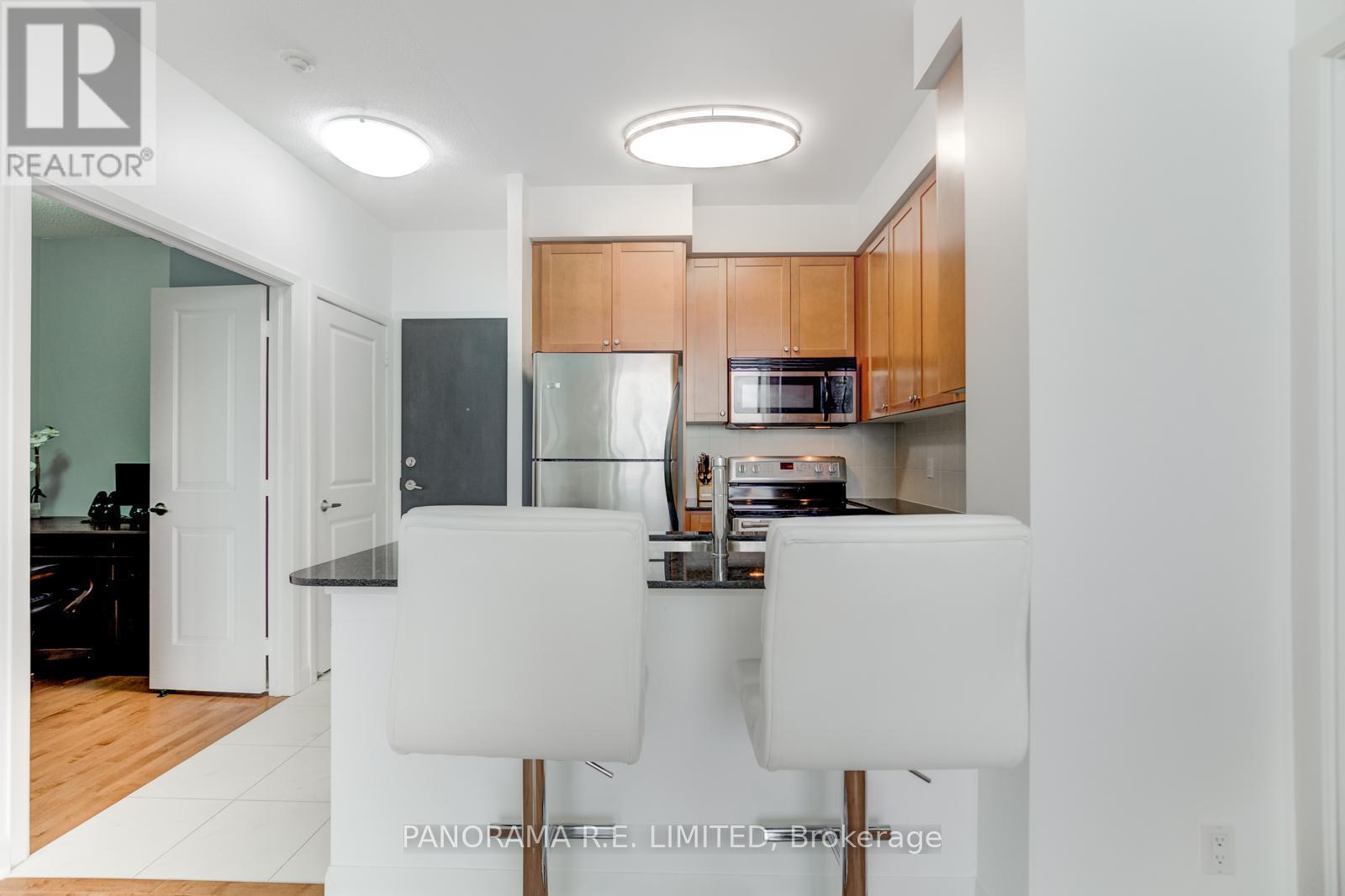 Ph103 - 225 Sherway Gardens Road, Toronto, ON - Indoor Photo Showing Kitchen