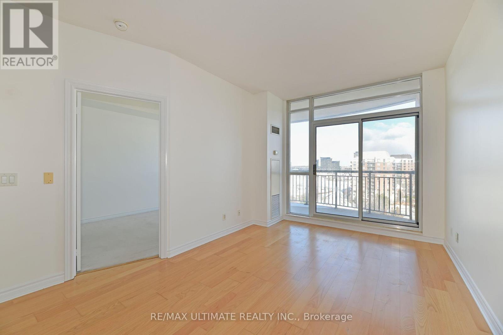 1104 - 2325 Central Park Drive, Oakville, ON - Indoor Photo Showing Other Room