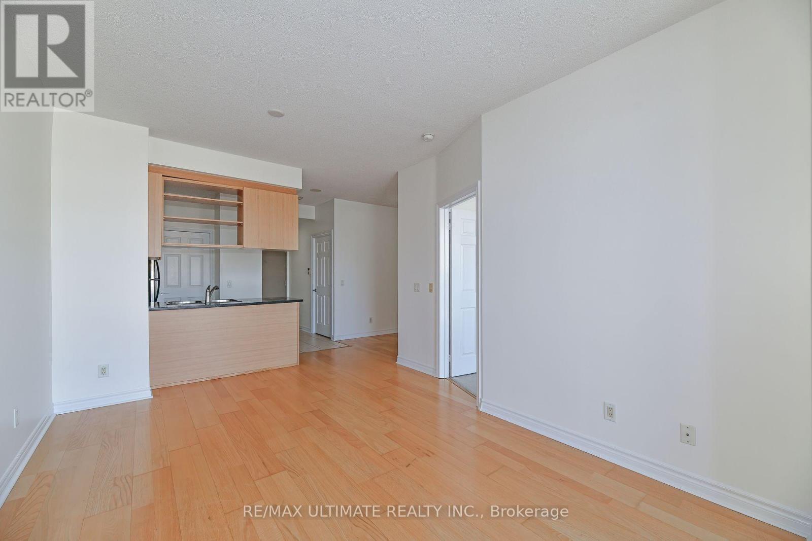 1104 - 2325 Central Park Drive, Oakville, ON - Indoor