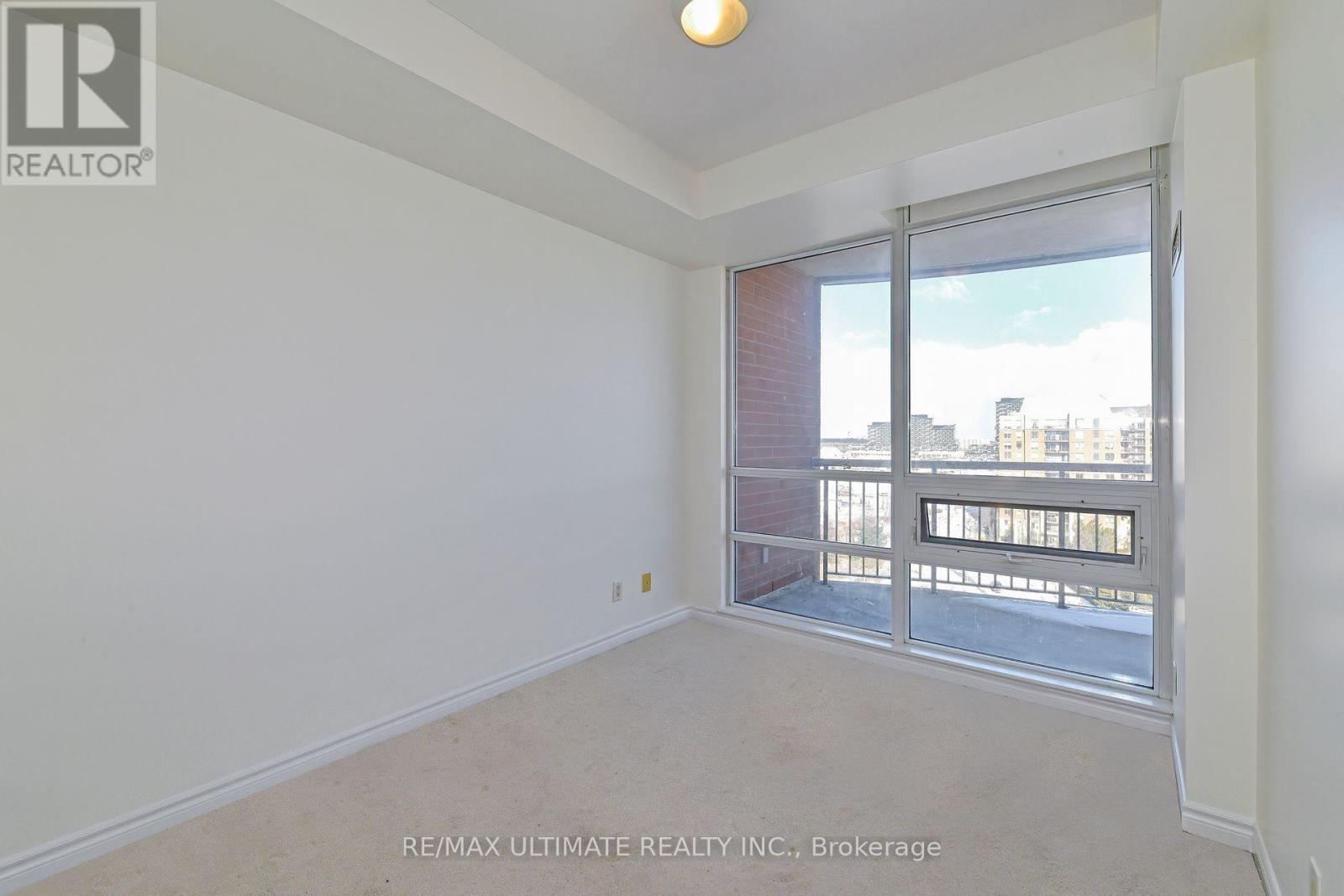 1104 - 2325 Central Park Drive, Oakville, ON - Indoor Photo Showing Other Room